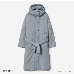 Everlane The Duvet Puffer Coat in Stone